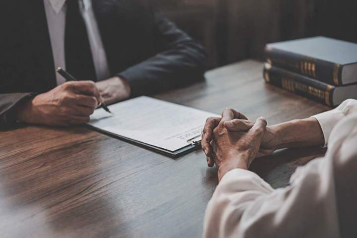 Comment un avocat peut-il débloquer une succession bloquée ? Martinique